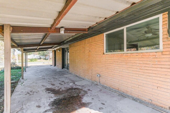 Building Photo - 802 Wright St