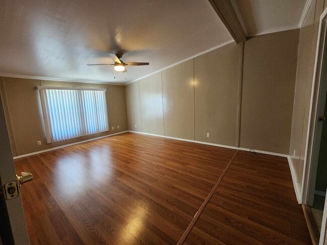 Building Photo - 922 Ashwood Dr