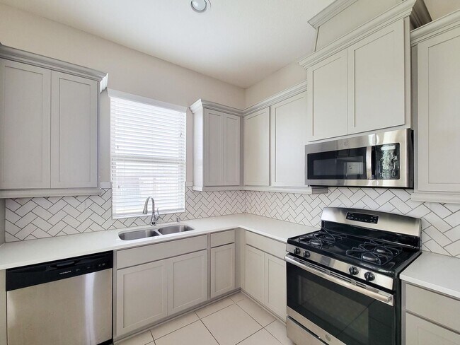 Building Photo - 219 Biltmore Loop