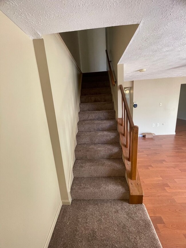 Building Photo - 3 Bed 1.5 Bath- Bridgeville PA