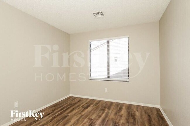 Building Photo - 6702 N 73rd Ave