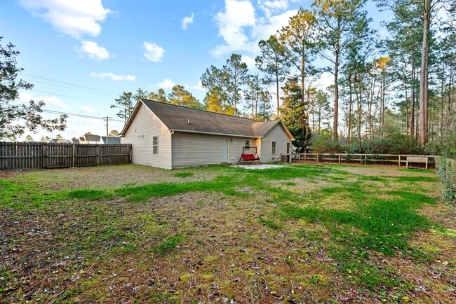 Building Photo - Available now in Sneads Ferry, NC! Close to base