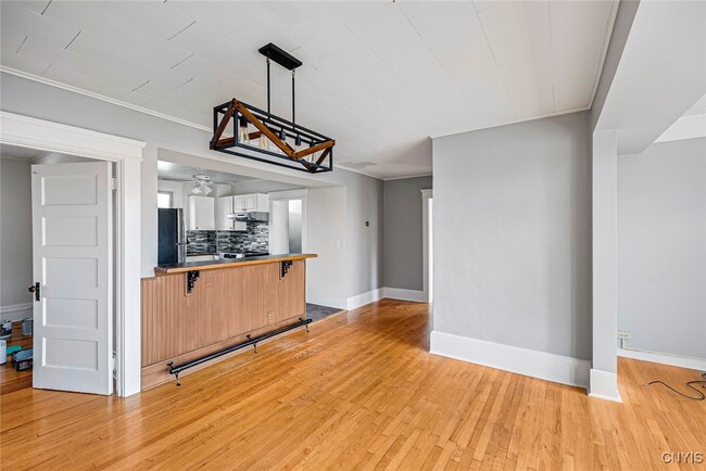 Building Photo - 22 Jordan St