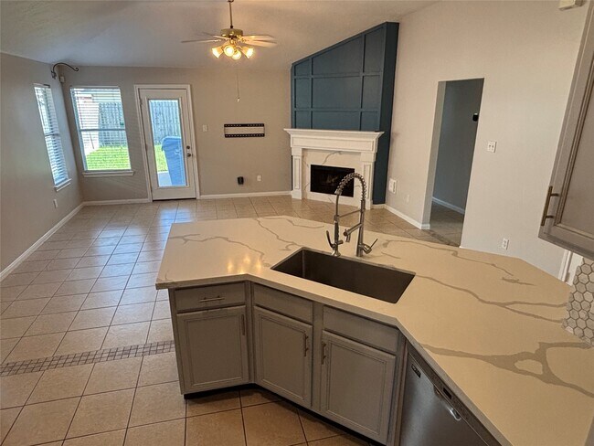 Building Photo - 17227 Lilac Vale Ct