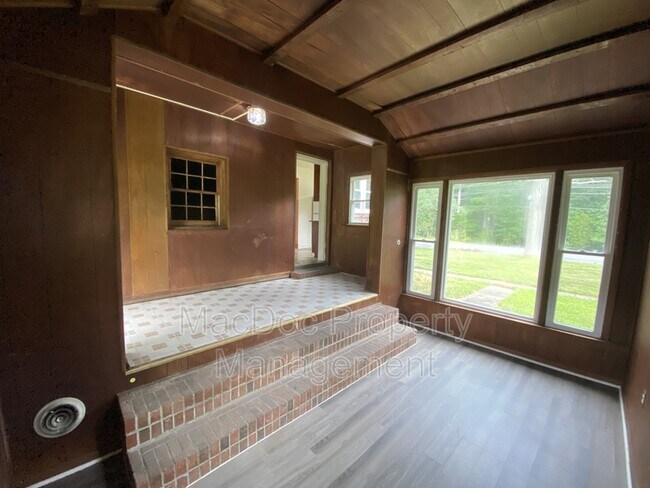 Building Photo - 25345 U.S. Rte 1