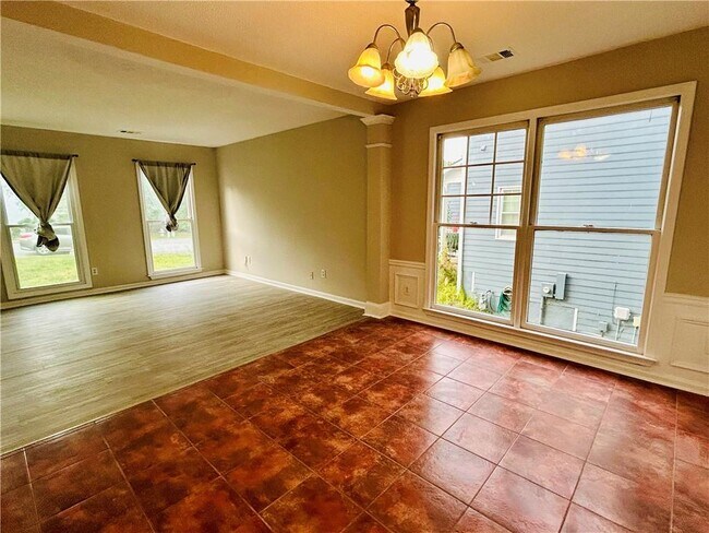 Building Photo - 2580 Binghampton Ln