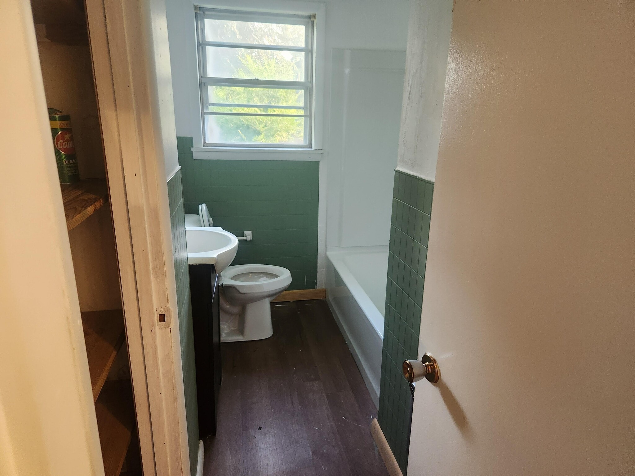 Building Photo - 104 W Searcy St