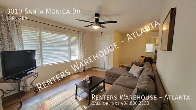 Building Photo - 3010 Santa Monica Dr