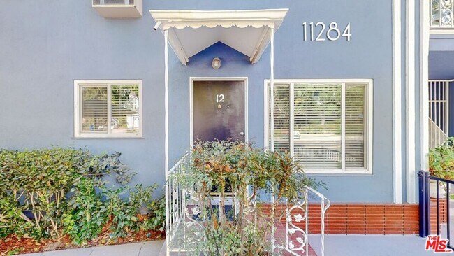Building Photo - 11284 Montana Ave