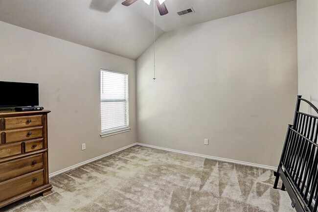 Building Photo - 6019 Lynwood Banks Ln