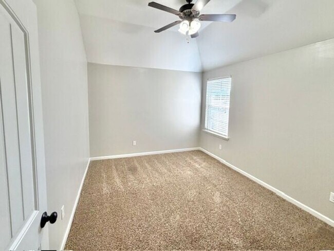 Building Photo - Gated Community 4 Bedroom 2.5 Bath Home In Southeast Memphis