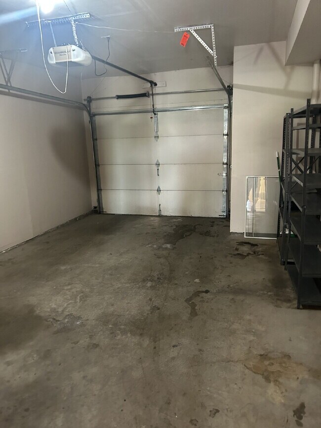 Building Photo - "Chic & Spacious 2-Bed, 2-Bath Condo with ...