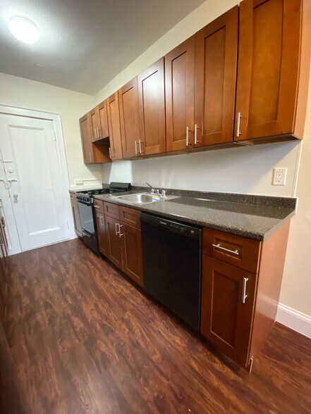 Building Photo - 2001 Commonwealth Ave