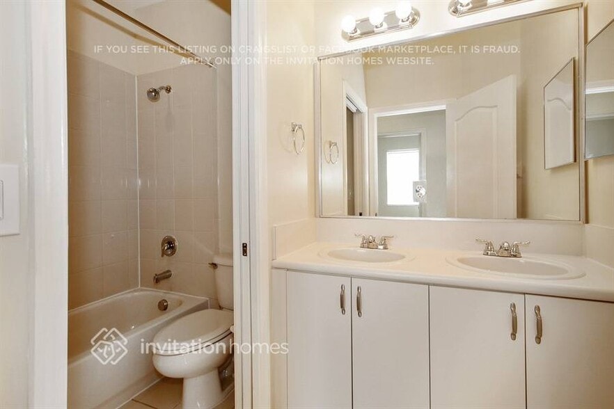 Building Photo - 2208 NE 41st Ave