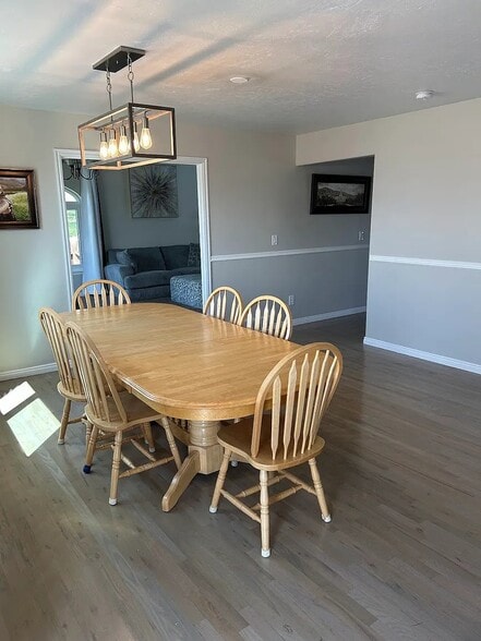 Building Photo - 1069 Sage Dr