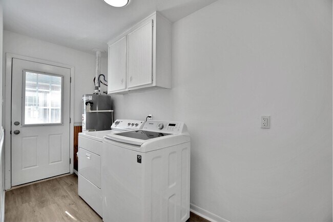 Building Photo - 10513 Moorberry Ln