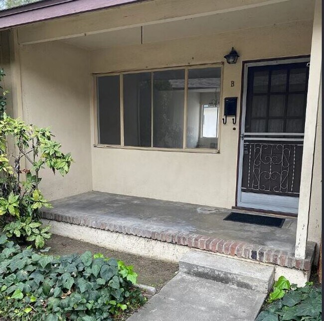 Building Photo - 523Bald