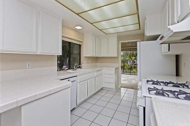 Building Photo - 1364 Orchard Cir
