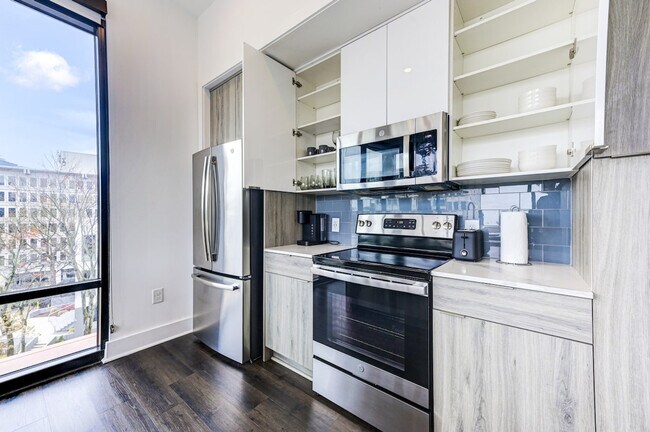 Building Photo - 1075 Peachtree Rd