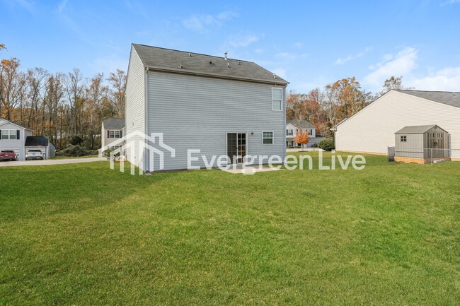 Building Photo - 945 Slow Creek Ct