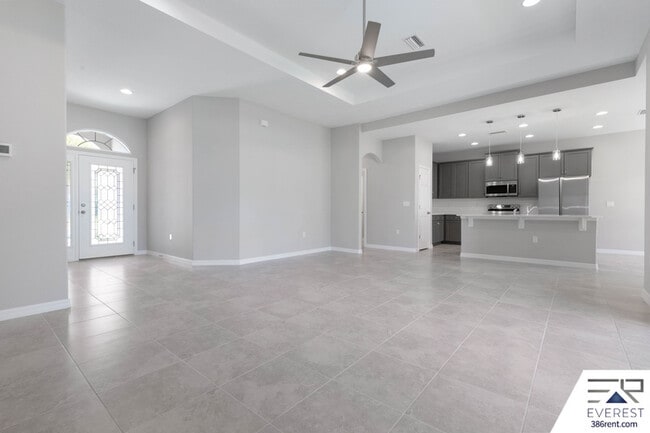 Building Photo - 60 Berkshire Ln