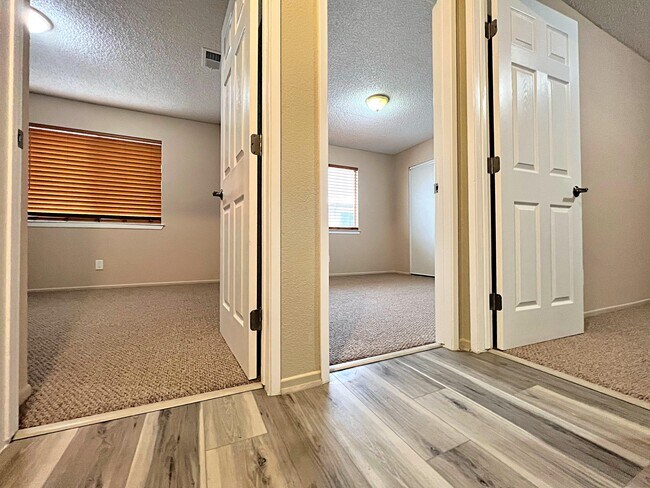 Building Photo - 2826 San Ramon Dr