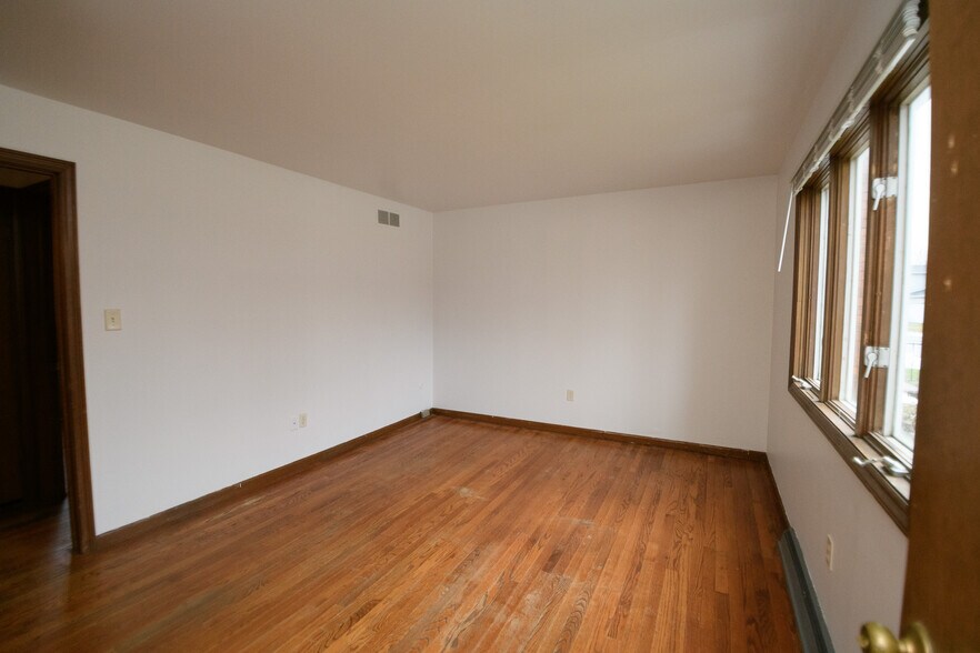 Building Photo - 2403 W 63rd Ave