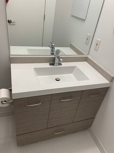 Building Photo - 4 Canal Park