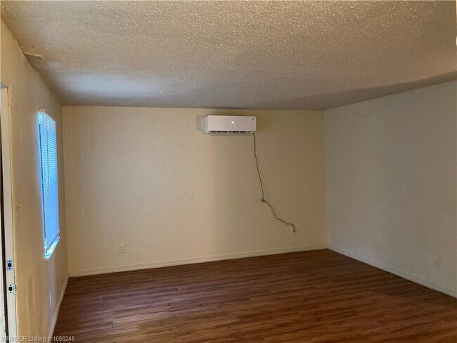 Building Photo - 220 May Ave