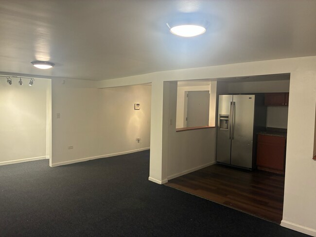 Building Photo - 119 N Mayfield Ave