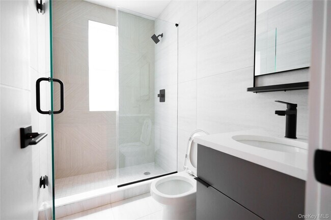 Building Photo - 1-31J W Broadway