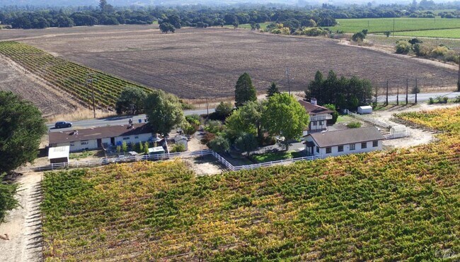 Building Photo - 201 (20300 Arnold)