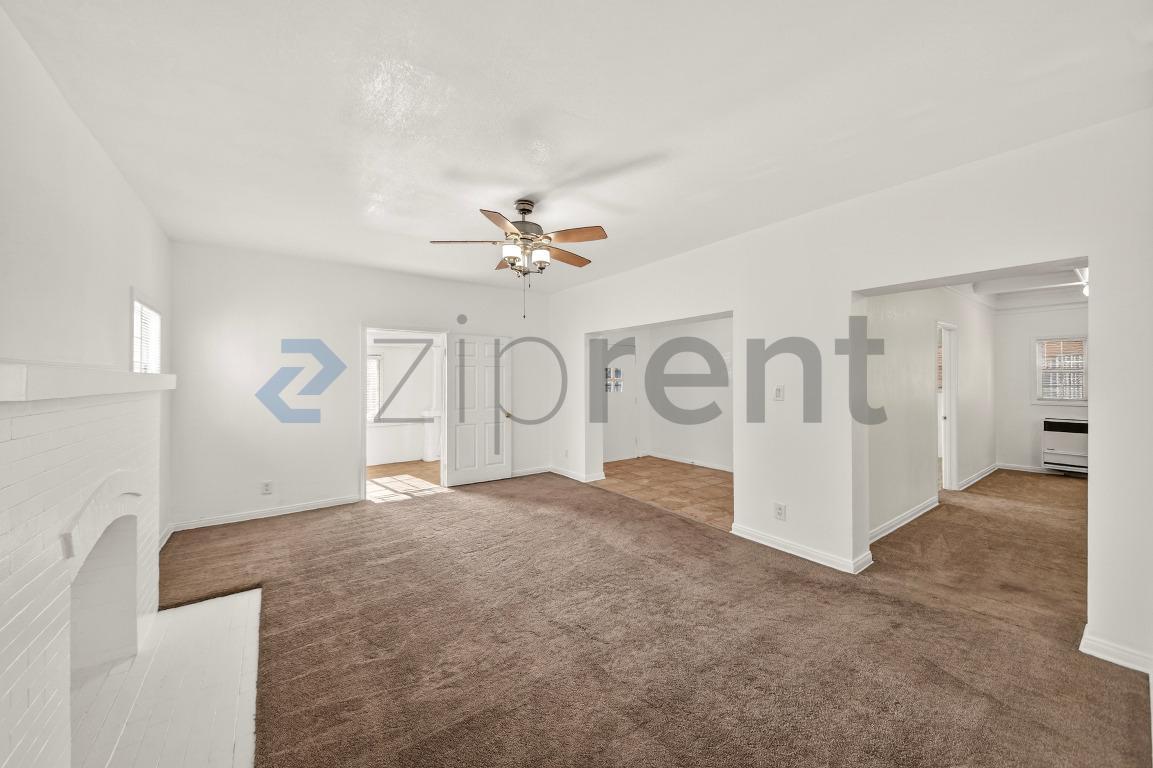 Building Photo - 4062 S Budlong Ave