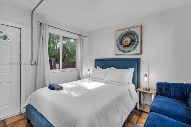 Building Photo - 427 NE 107th St