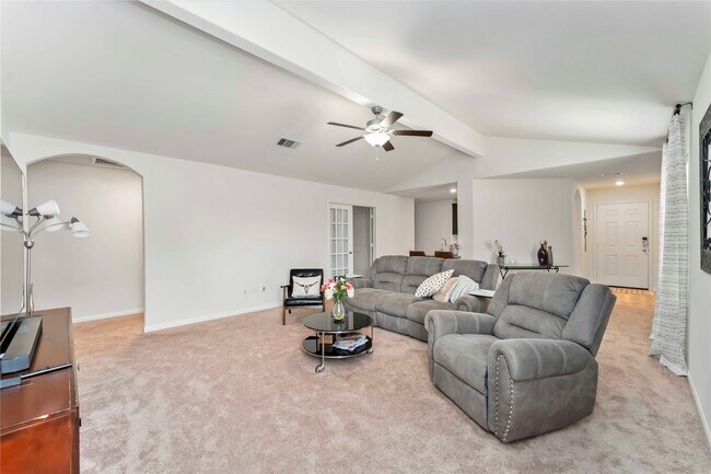 Building Photo - 408 Elaine Vly Dr