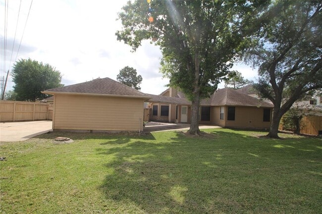 Building Photo - 3438 Brookwood Dr