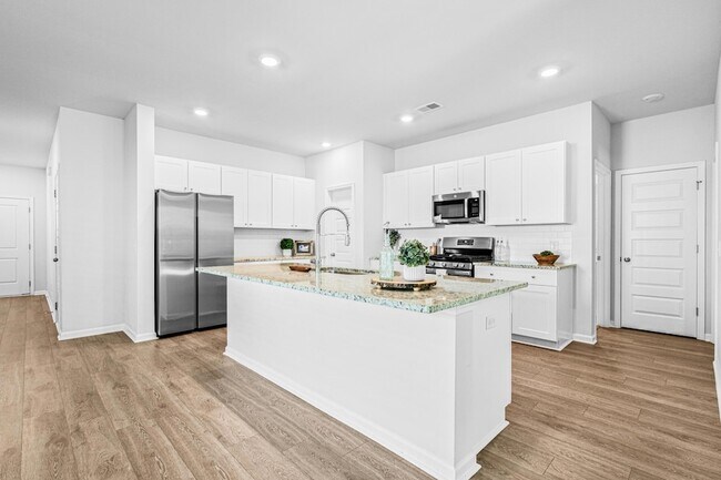 Building Photo - 504 Minim St