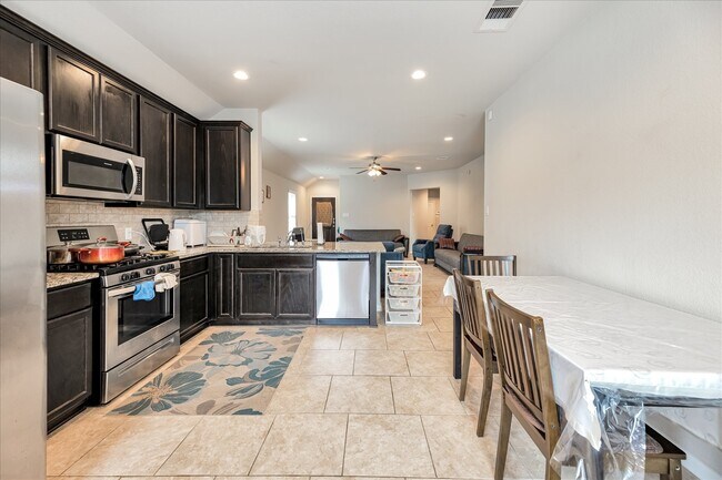 Building Photo - 1625 City Nights Wy