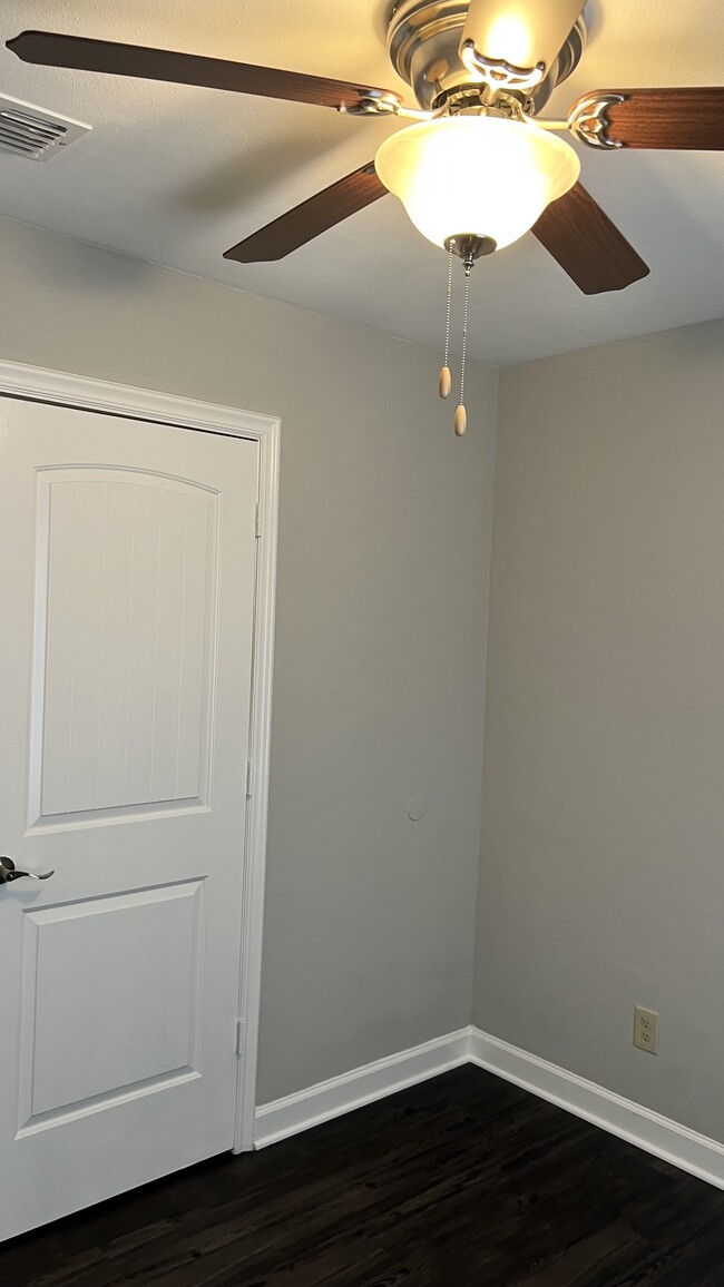 Building Photo - 5914 Magnes Ln