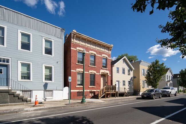 Building Photo - 500 2nd St