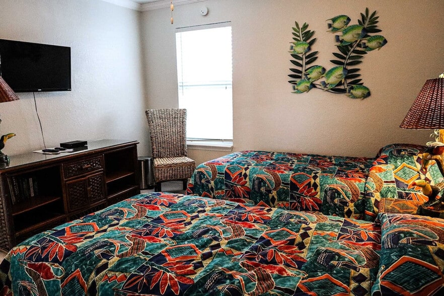 Building Photo - 4908 Gulf Blvd