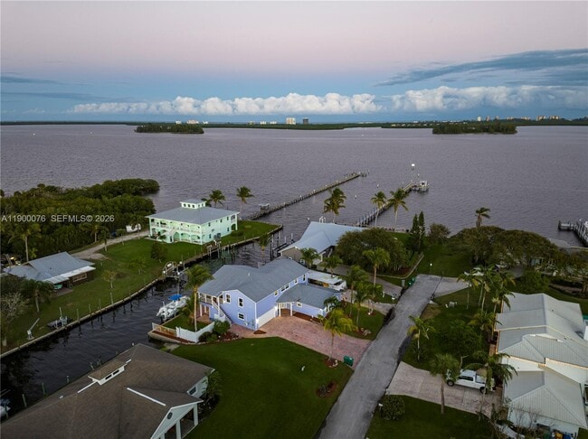 Building Photo - 474 Peninsula Dr