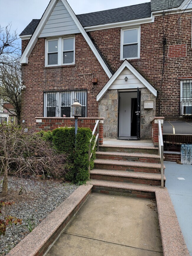 Primary Photo - 6418 48th Ave