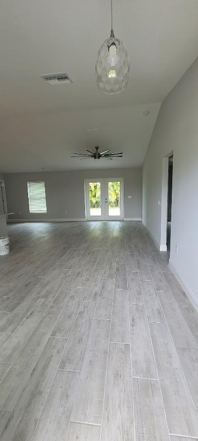 Building Photo - 2022 NE 25th Terrace