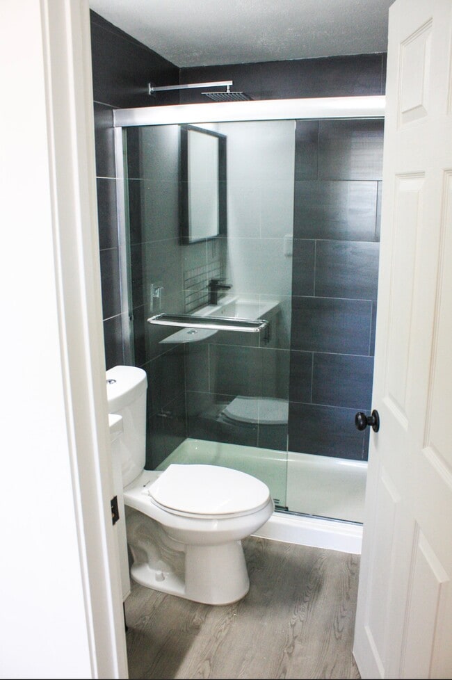 Building Photo - 1125 Tamerack Ave