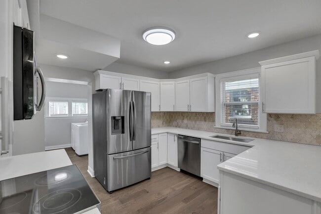 Building Photo - 1745 Sullivant Ave