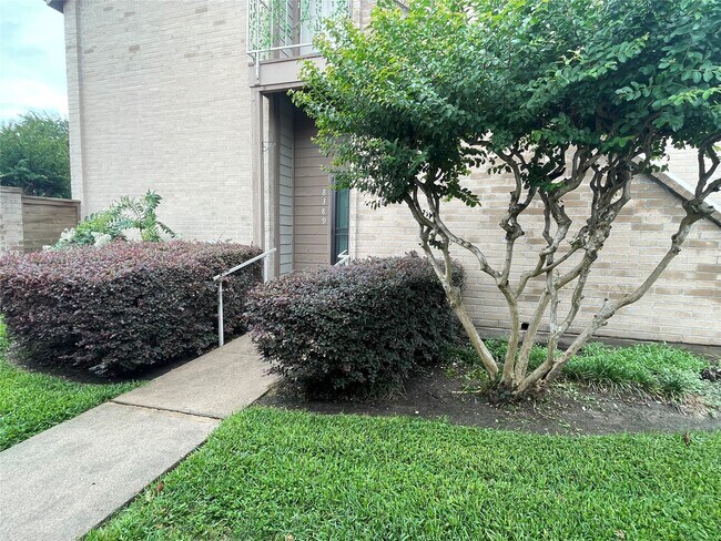 Building Photo - 8389 Sands Point Dr