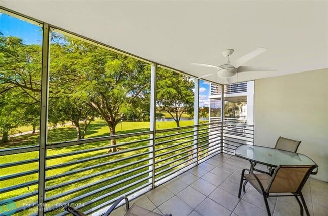 Building Photo - 3507 Oaks Way