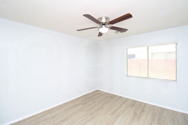 Building Photo - 5406 W Ian Dr