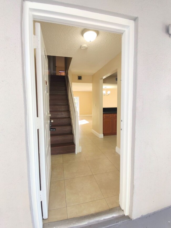 Building Photo - Spacious 2BR in Terrazas Del Sol